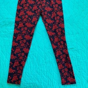 Velvet roses 🌹 leggings